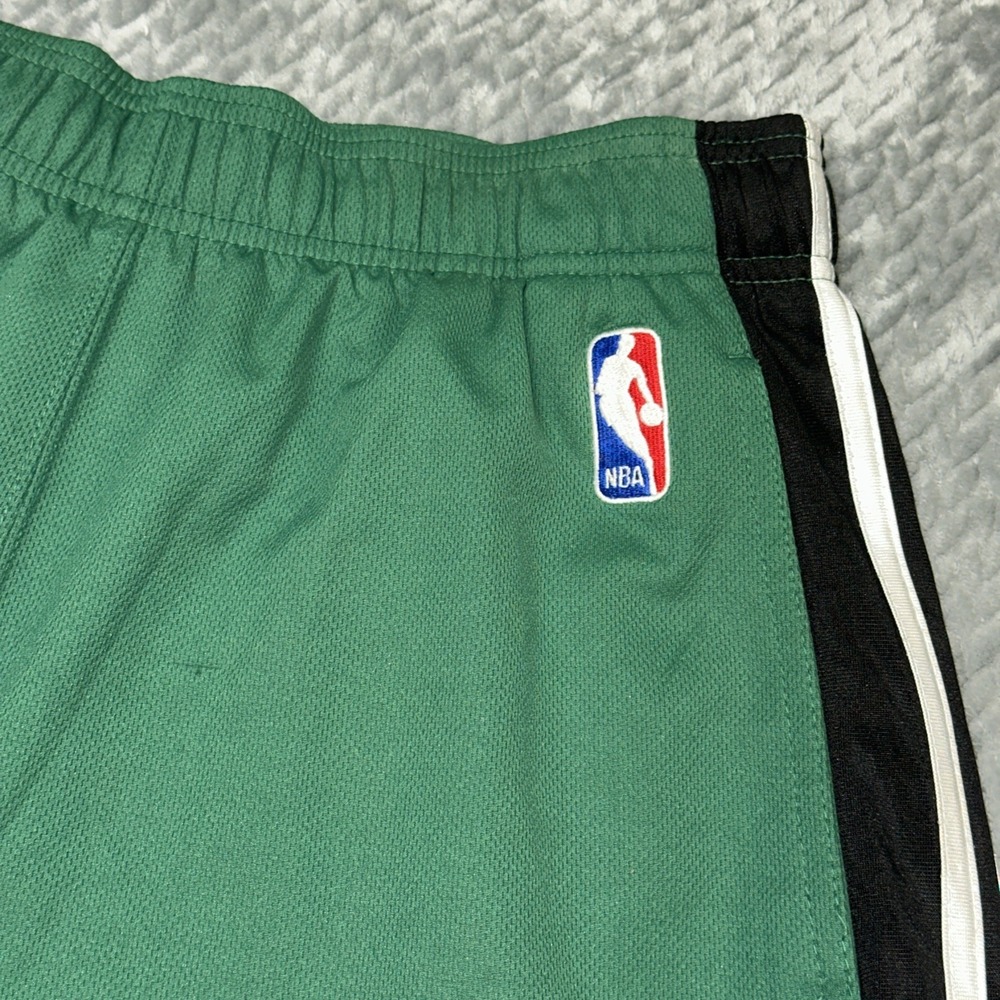 Boston Celtics Shorts Mens M Swingman NBA Adidas Basketball Shamrock Green Black - Picture 3 of 11